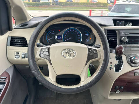 2012 Toyota Sienna