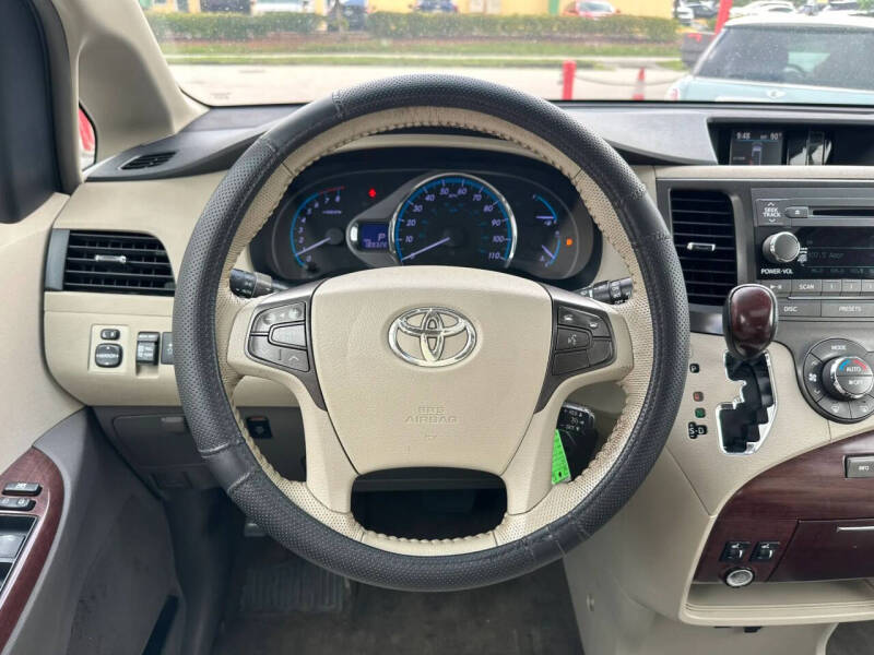 2012 Toyota Sienna