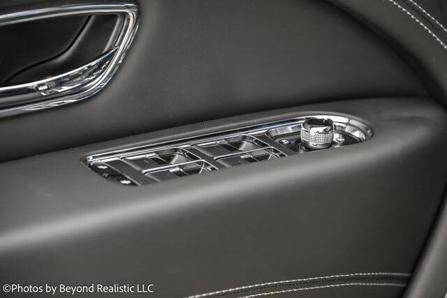 2024 Bentley Bentayga Hybrid