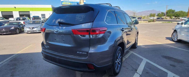 2017 Toyota Highlander XLE photo 15