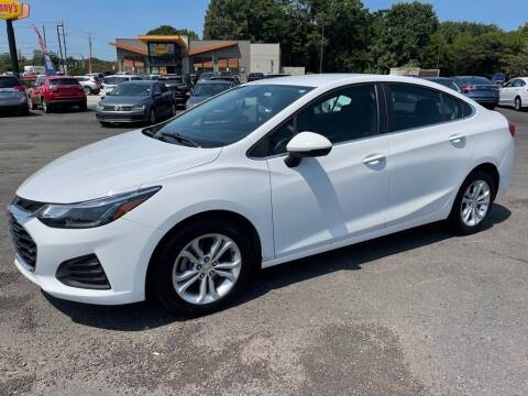 2019 Chevrolet Cruze for sale at Modern Automotive in Boiling Springs SC