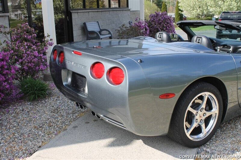 2004 Chevrolet Corvette 14