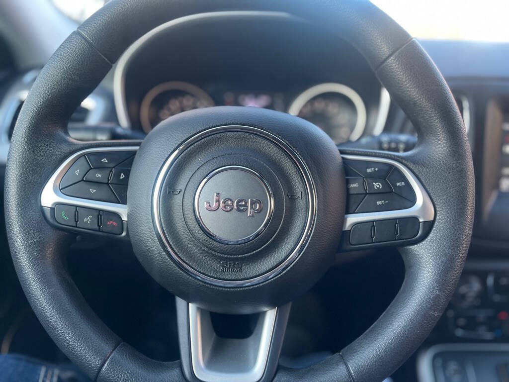 2020 Jeep Compass for sale at Whi-Con Auto Brokers in Shakopee, MN