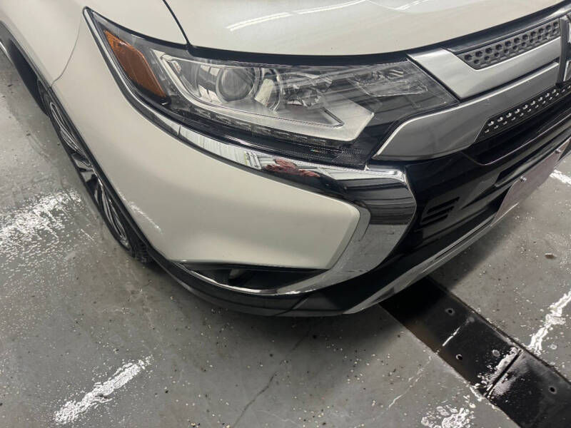 2019 Mitsubishi Outlander SE