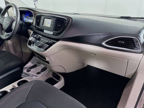 2017 Chrysler Pacifica LX