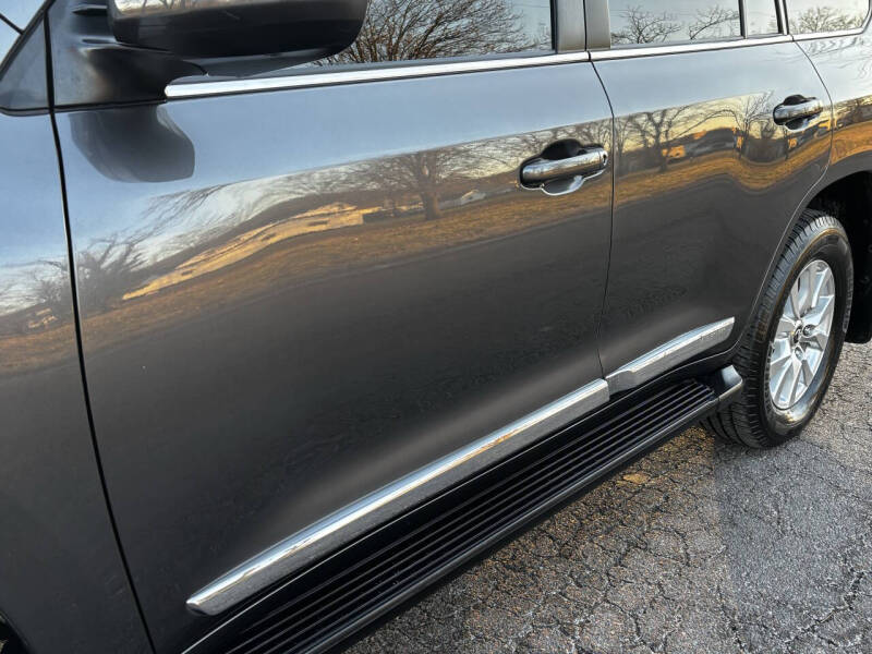 2018 Toyota Land Cruiser