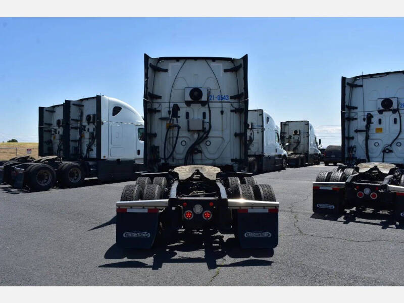 2021 Freightliner Cascadia