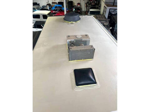 2009 Freightliner MC Chassis