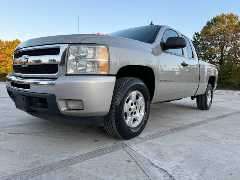 2009 Chevrolet Silverado 1500 for sale at Lenoir Auto in Hickory NC