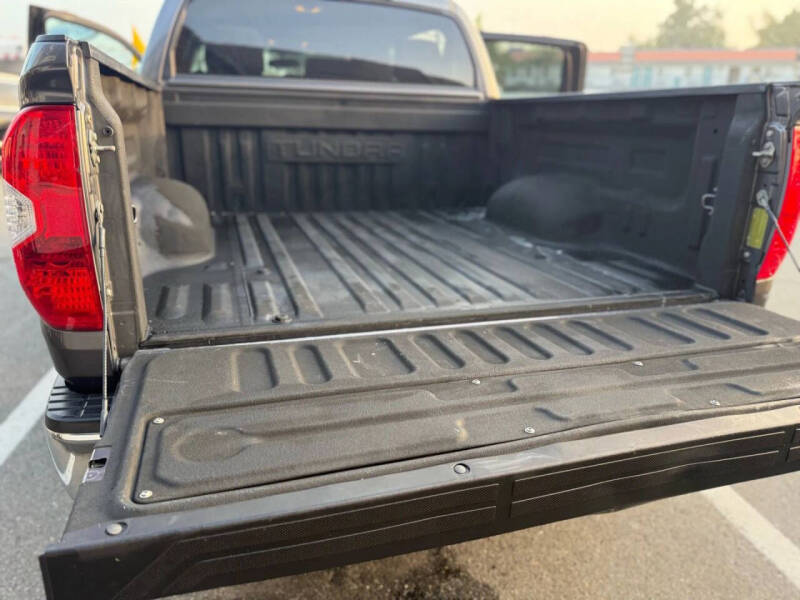 2016 Toyota Tundra SR5