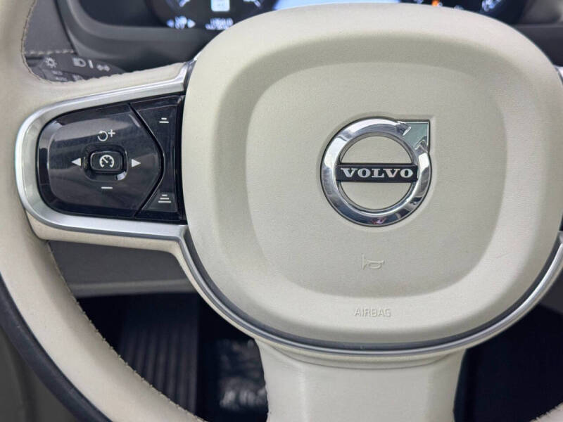 2017 Volvo XC90 T8 eAWD Inscription