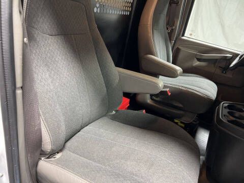 2023 GMC Savana 2500