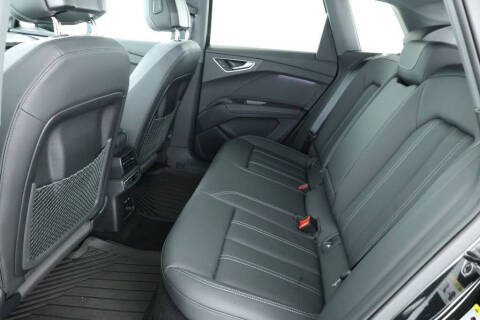 2025 Audi Q4 e-tron quattro Premium 55