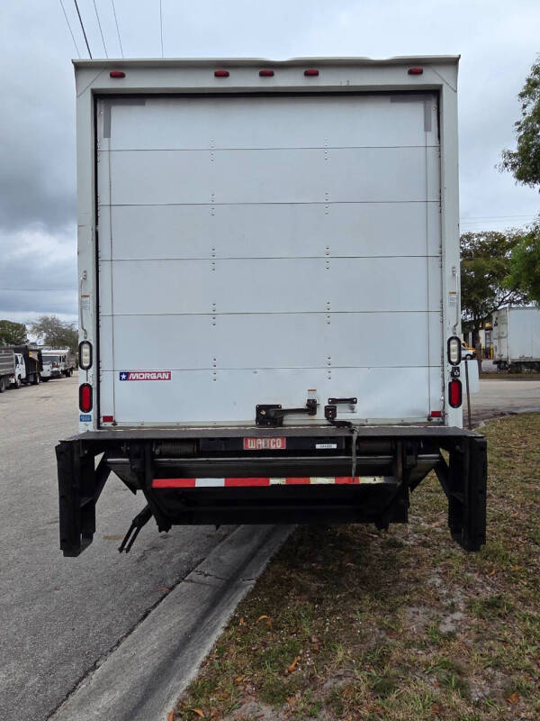 2016 Freightliner M2 106