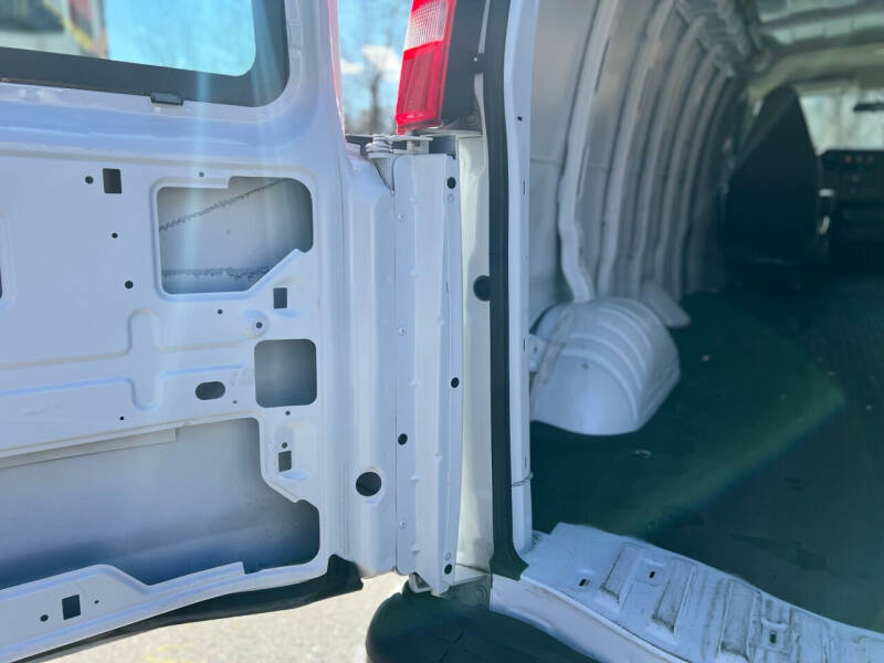 2021 Chevrolet Express 2500