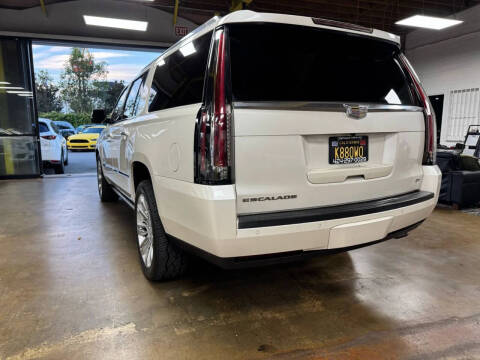2015 Cadillac Escalade ESV Platinum