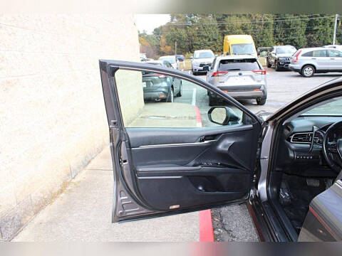 2020 Toyota Camry Hybrid XLE