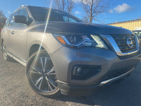 2017 Nissan Pathfinder for sale at GLOVECARS.COM LLC in Johnstown NY