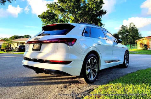 2021 Audi e-tron quattro Premium Plus