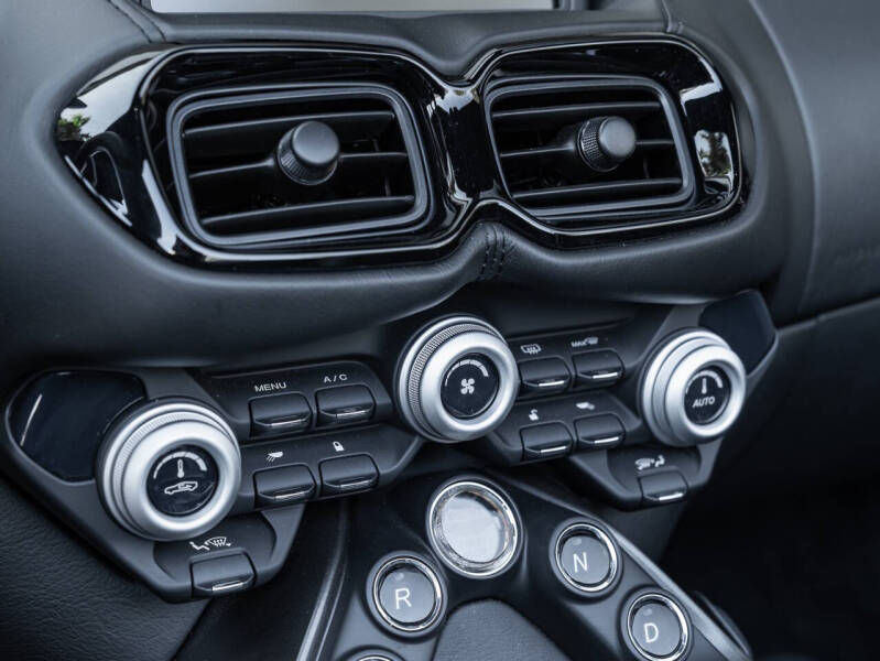 2021 Aston Martin Vantage