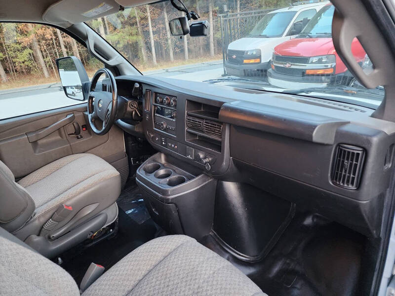 2023 Chevrolet Express 3500