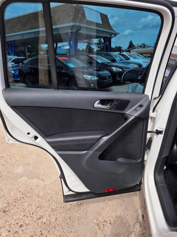 2011 Volkswagen Tiguan SEL 4Motion