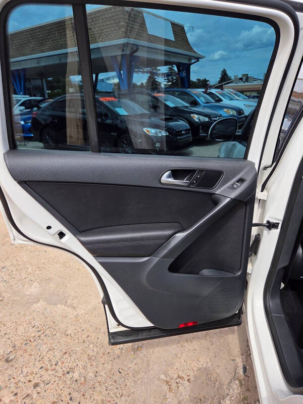 2011 Volkswagen Tiguan SEL 4Motion