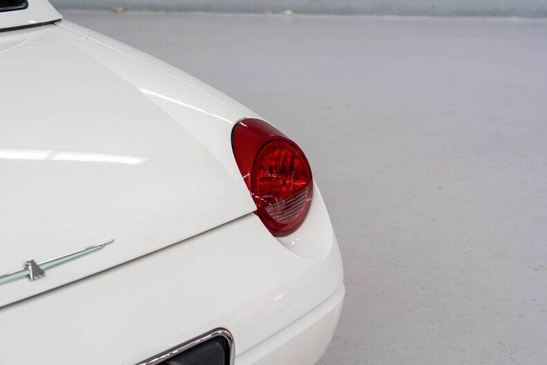 2002 Ford Thunderbird Deluxe