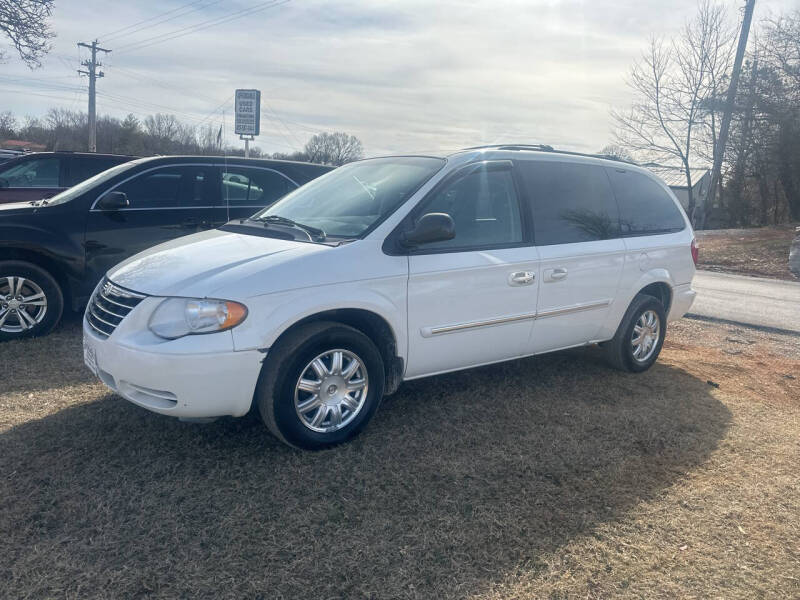 2007 Chrysler Town and Country for sale at AFFORDABLE USED CARS in Highlandville MO