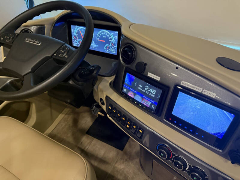 2020 Tiffin Allegro RED