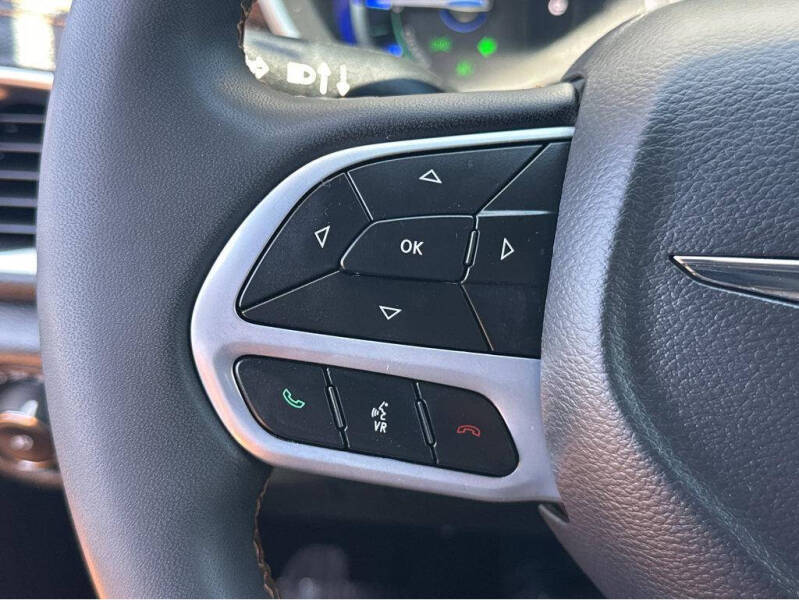 2023 Chrysler Pacifica Plug-In Hybrid Pinnacle