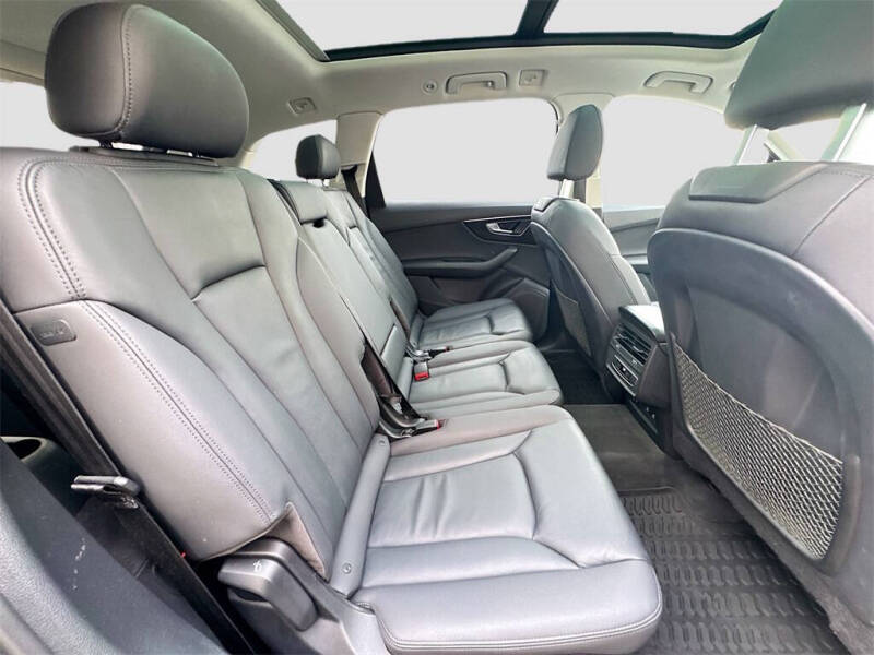 2022 Audi Q7 quattro Premium 55 TFSI