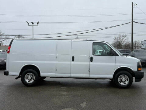 2022 Chevrolet Express 2500