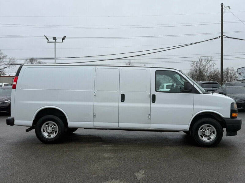 2022 Chevrolet Express 2500