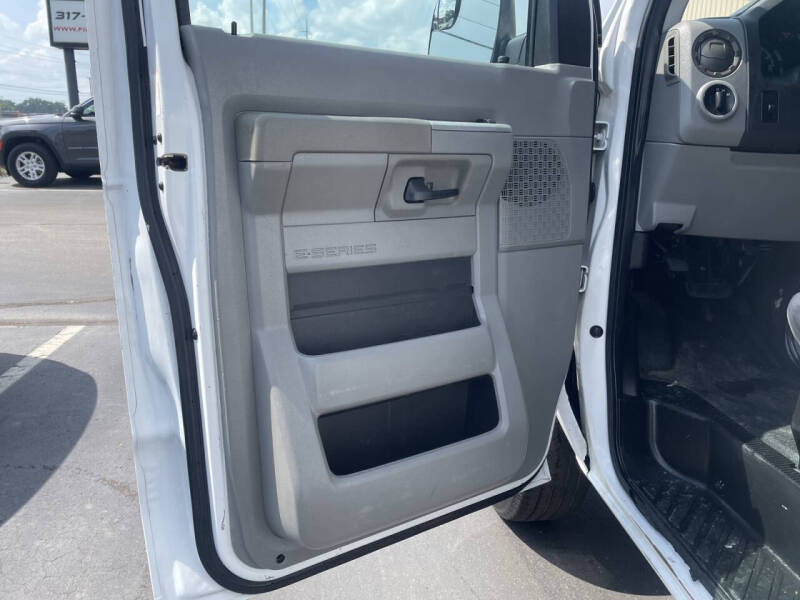 2010 Ford E-Series E-250