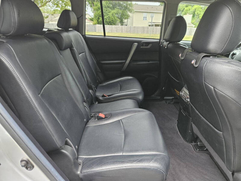 2013 Toyota Highlander SE