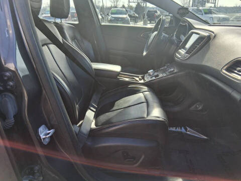 2015 Chrysler 200 C