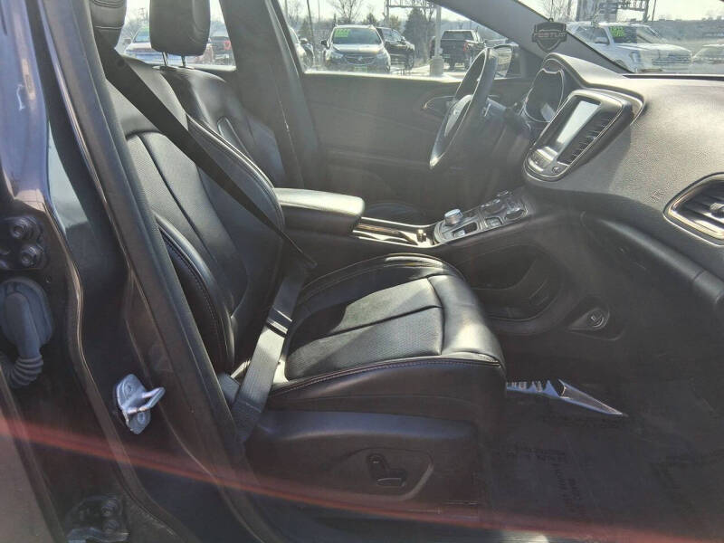 2015 Chrysler 200 C