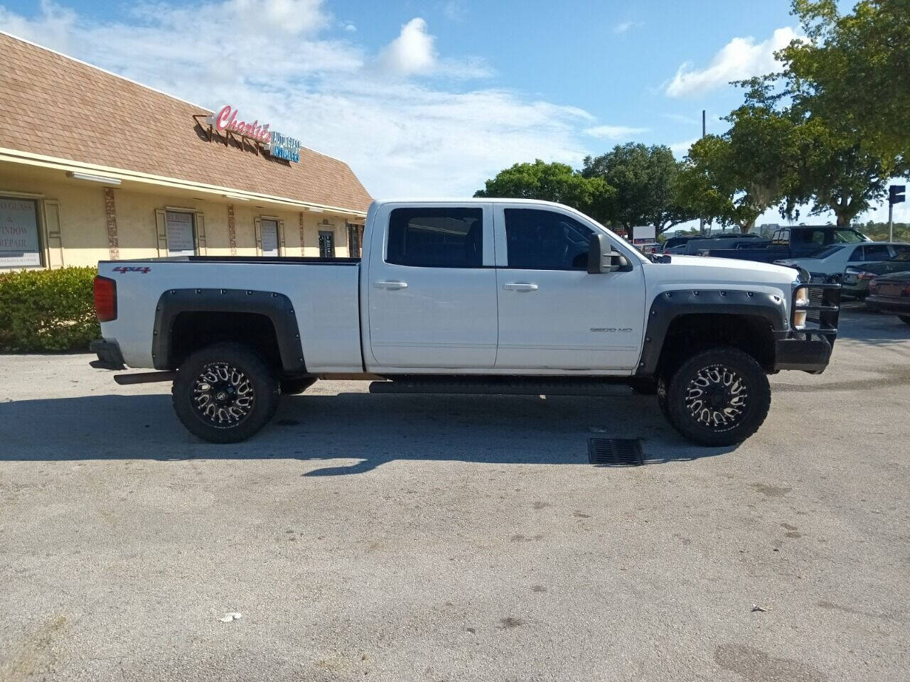 2015 Chevrolet Silverado Pickup - $15,950