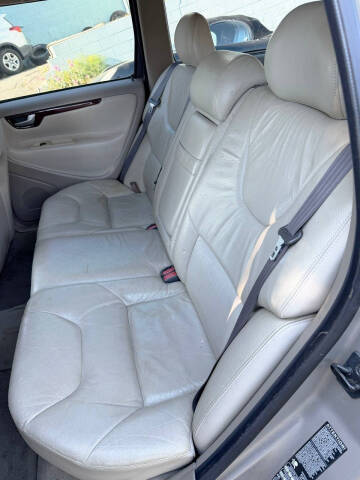 2004 Volvo V70 2.4