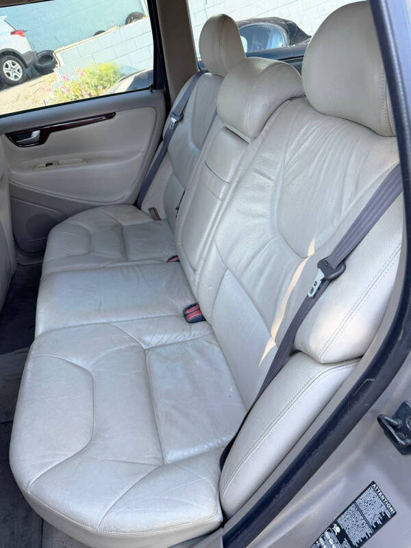 2004 Volvo V70 2.4