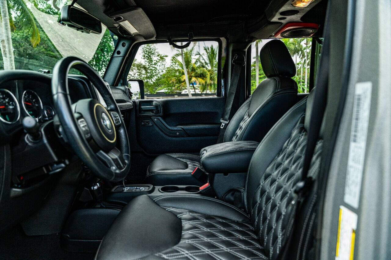 2015 JEEP Wrangler SUV / Crossover - $29,999