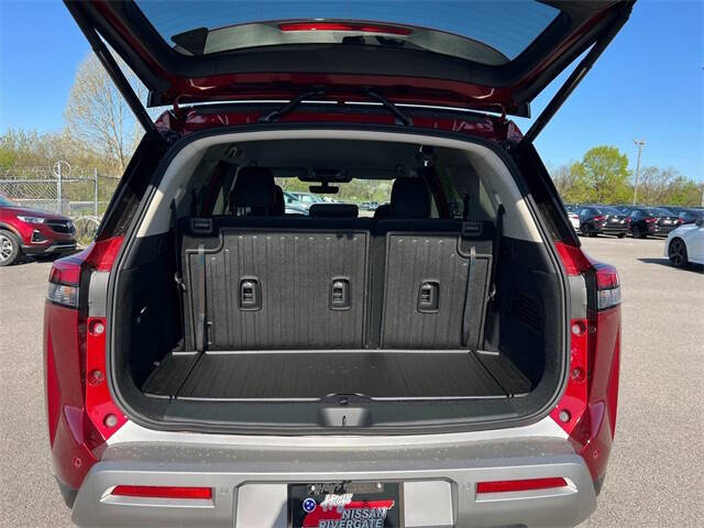 2025 Nissan Pathfinder SL