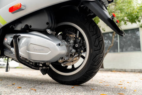 2023 Vespa 300