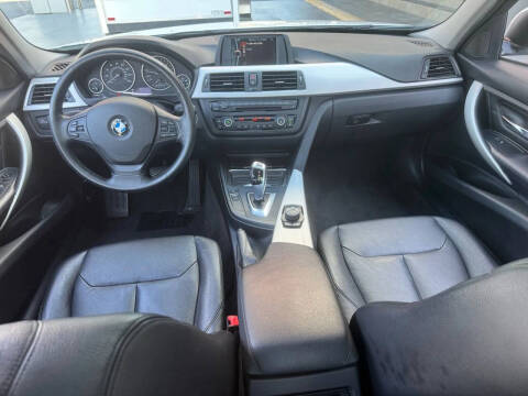 2012 BMW 3 Series 328i