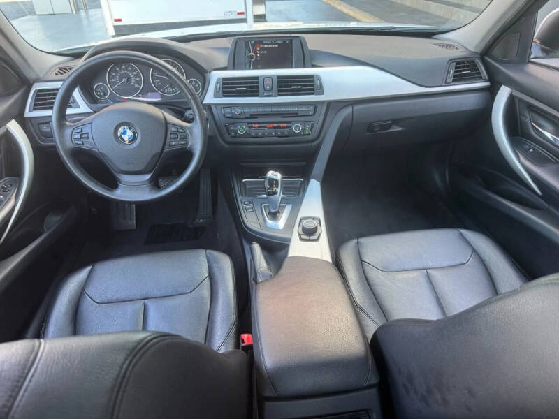 2012 BMW 3 Series 328i