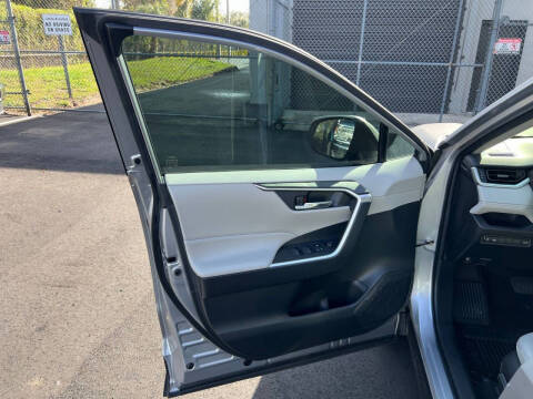 2022 Toyota RAV4 Hybrid XLE Premium