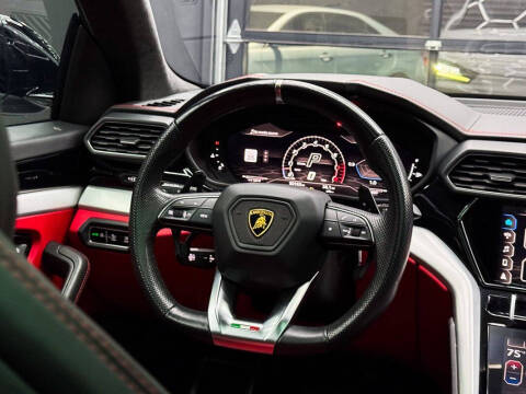 2022 Lamborghini Urus