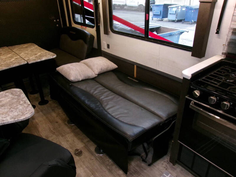 2019 Forest River Shockwave 25rqmx