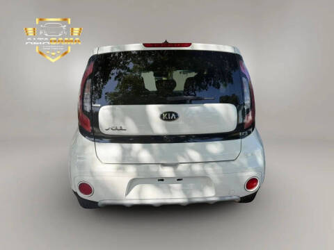 2019 Kia Soul +